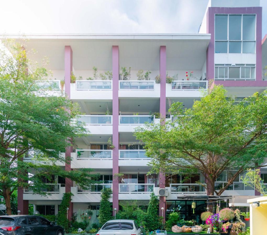 Baansabai Ramaiv Aparthotel Bangkok Exterior photo