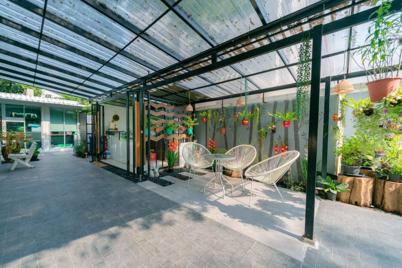 Baansabai Ramaiv Aparthotel Bangkok Exterior photo