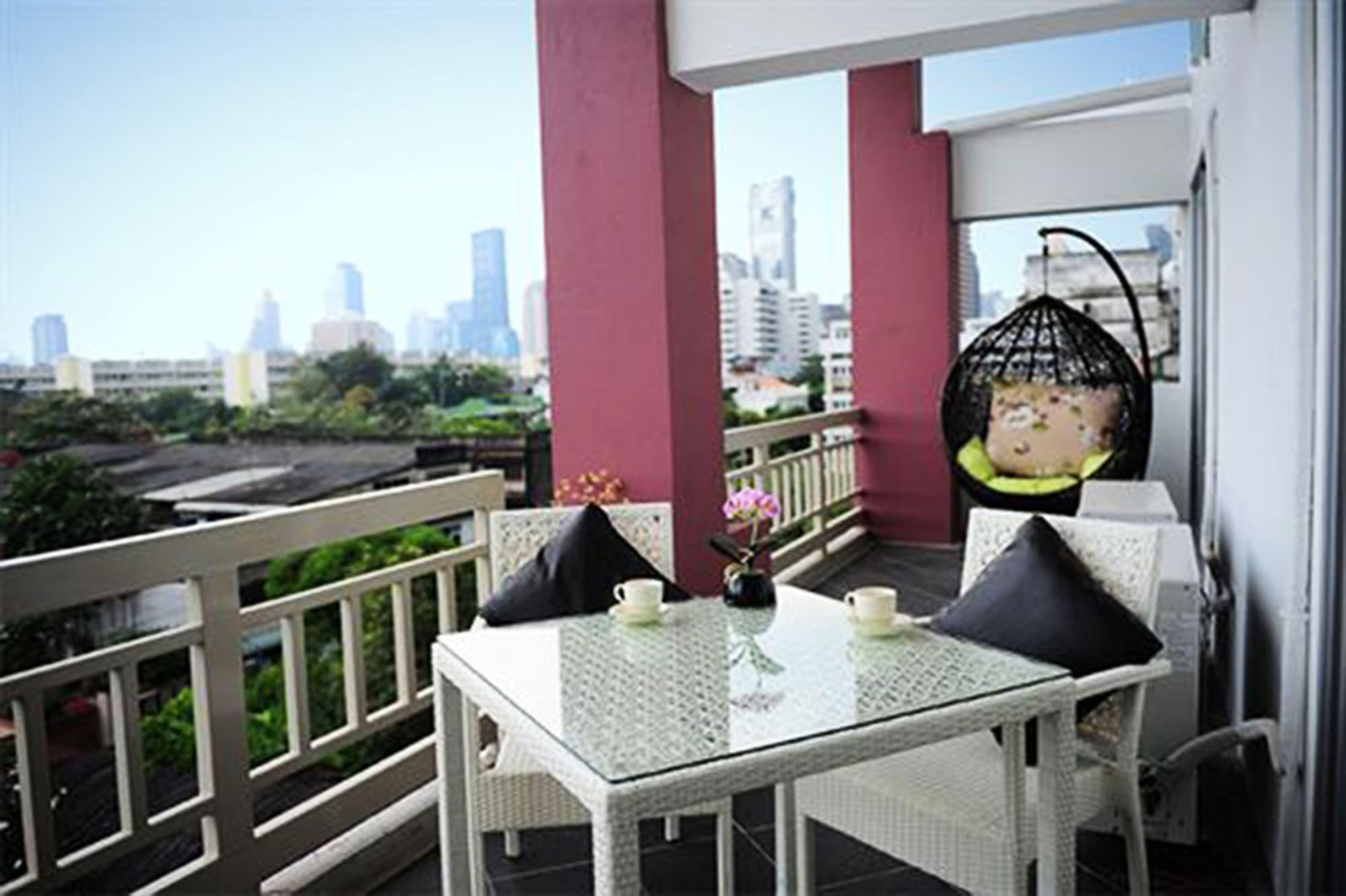 Baansabai Ramaiv Aparthotel Bangkok Exterior photo