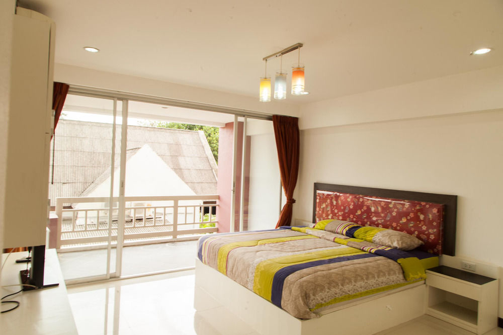 Baansabai Ramaiv Aparthotel Bangkok Exterior photo